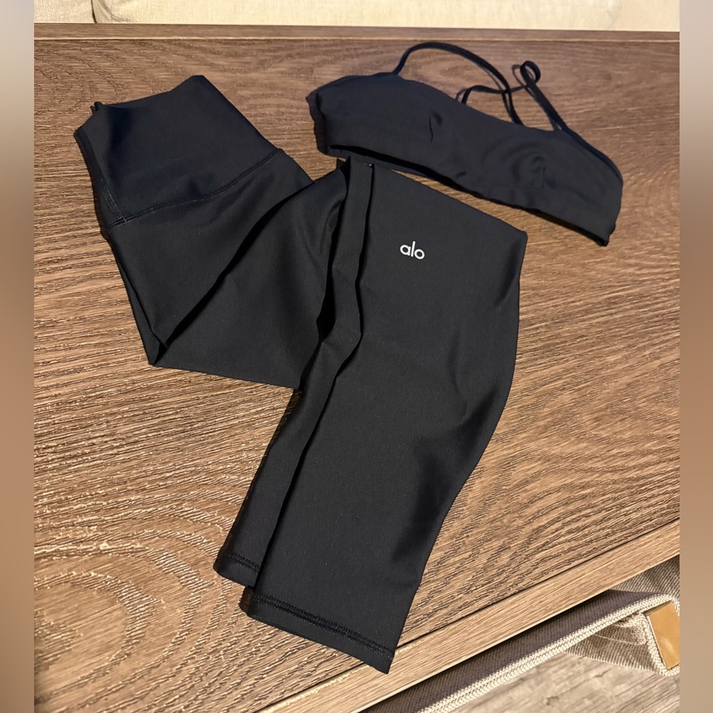 ALO Yoga Airlift Leggings and Sports Bra Set